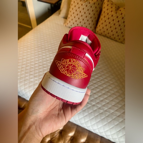 Air Jordan 1 Low - Picture 5 of 6